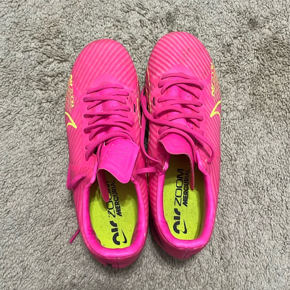 Pink Nike zoom soccer cleats